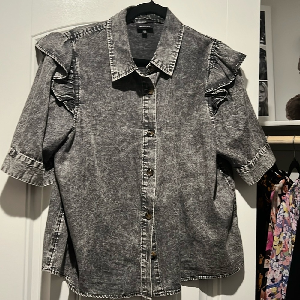 Who What Wear button down ruffled top. XXL.